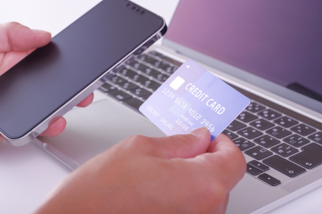 スマホとカード 